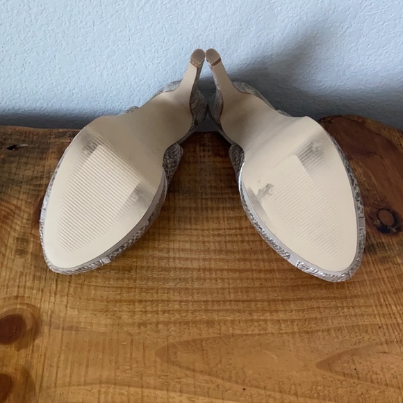 Snake skin patterned peep toe heels (NWOT) - Picture 6 of 6